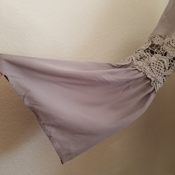 Gray long sleeve lace inset bell sleeve lace neck detail Top Small Mediim - Picture 7 of 10